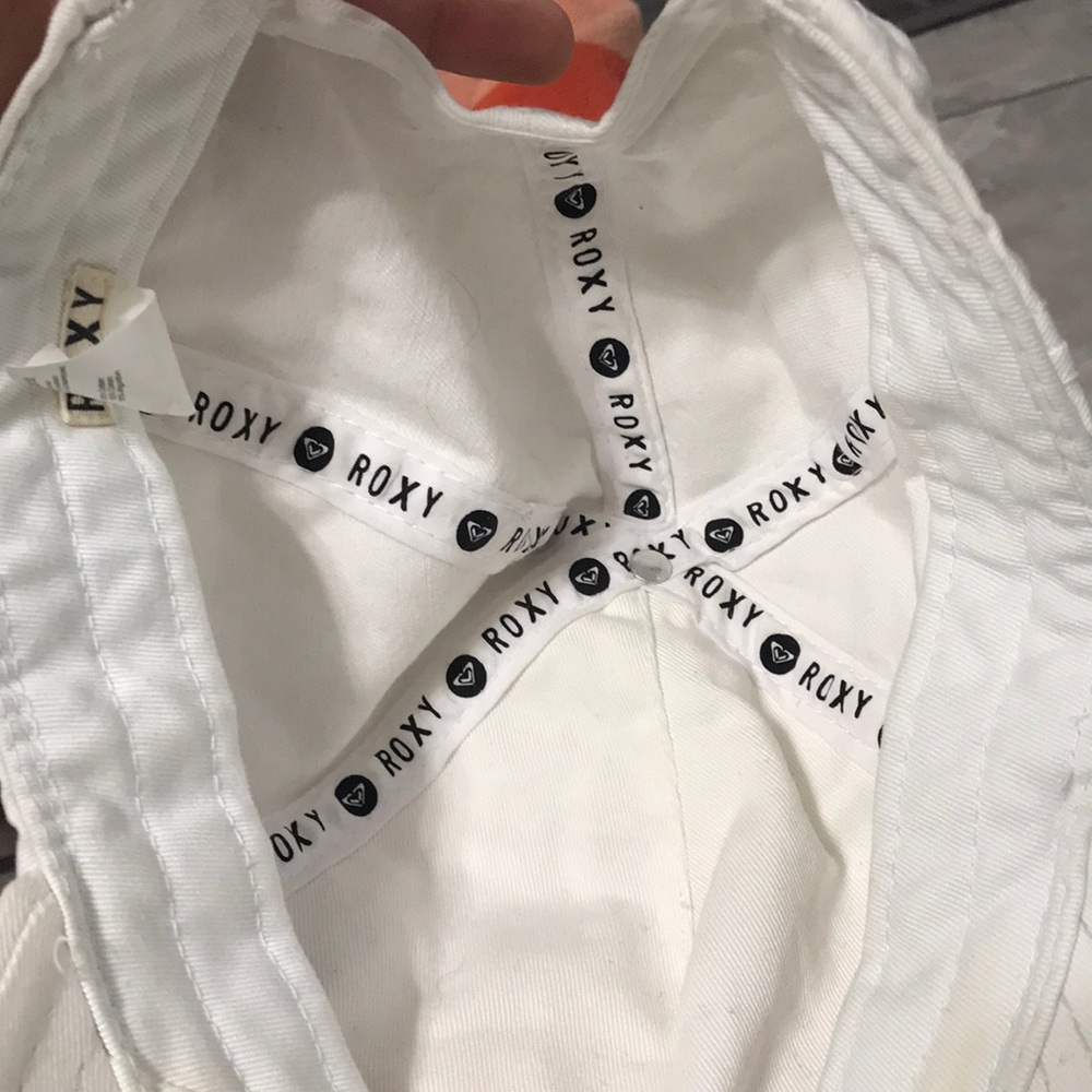 Clean Roxy Beach Hat 🌴❤️ - Picture 3 of 4